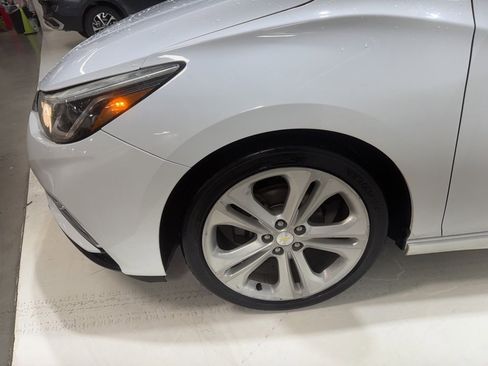 Used 2016 Chevrolet Cruze Premier image 12