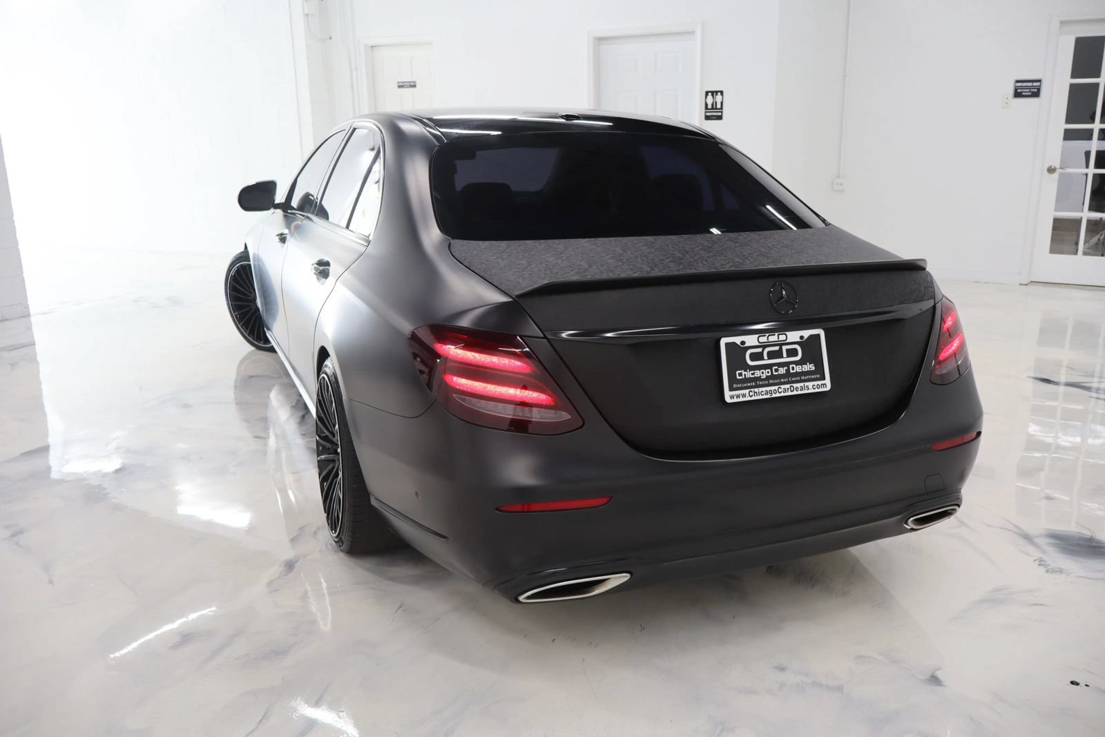 Used 2017 Mercedes-Benz E 300 4MATIC image 6