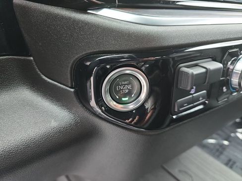 Certified 2025 GMC Sierra 3500 SLT w/ X31 Off-Road Package image 19