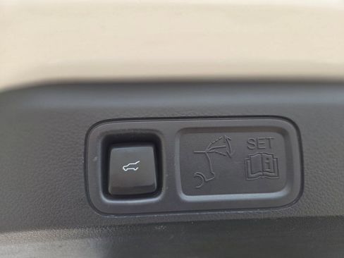 Used 2024 Ford Expedition Max XLT image 14