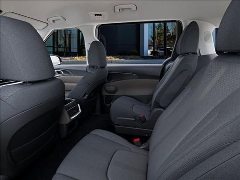 New 2026 Kia Carnival LX image 18