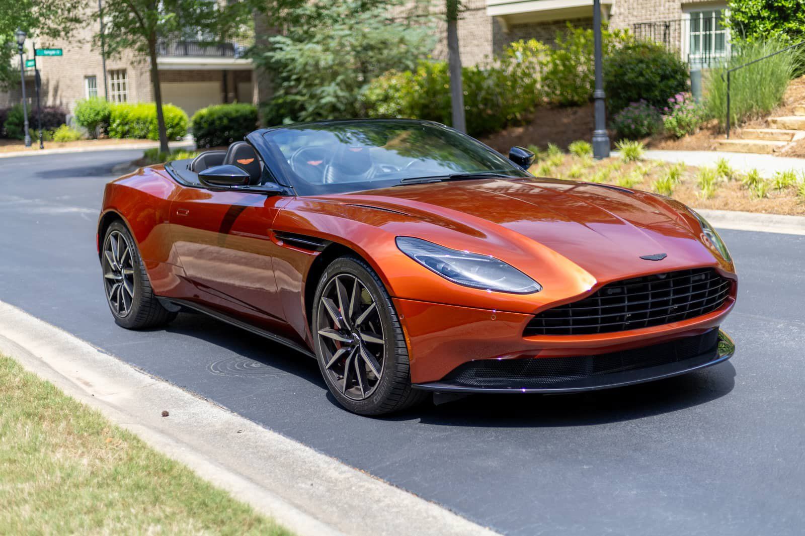 Used 2021 Aston Martin DB11 Volante RWD image 20