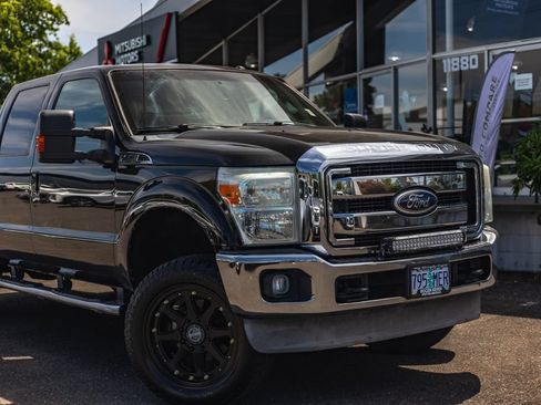 Used 2011 Ford F250 Lariat w/ FX4 4X4 Off-Road Pkg image 3