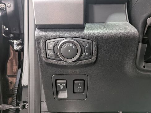 Used 2018 Ford F150 XLT w/ Equipment Group 302A Luxury AWD/4WD image 22