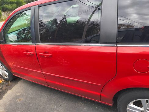 Used 2012 Dodge Grand Caravan Crew w/ Crew Value Pkg image 2