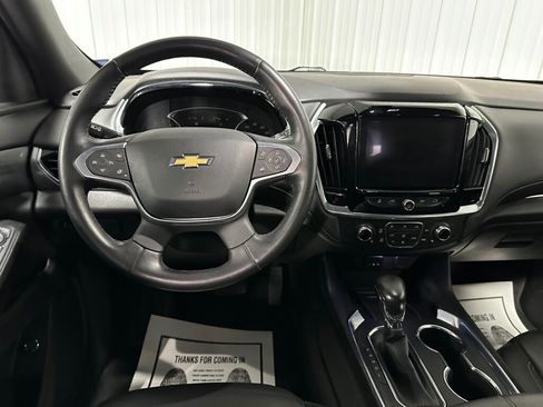 Used 2022 Chevrolet Traverse LT image 8