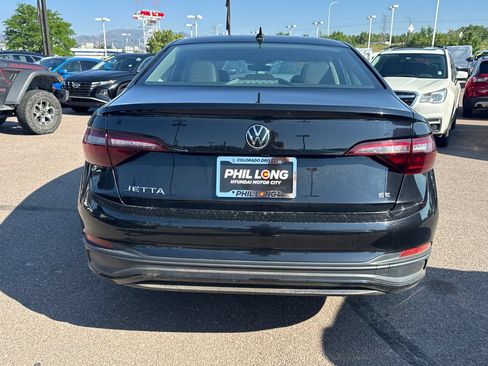 Used 2024 Volkswagen Jetta SE FWD image 8