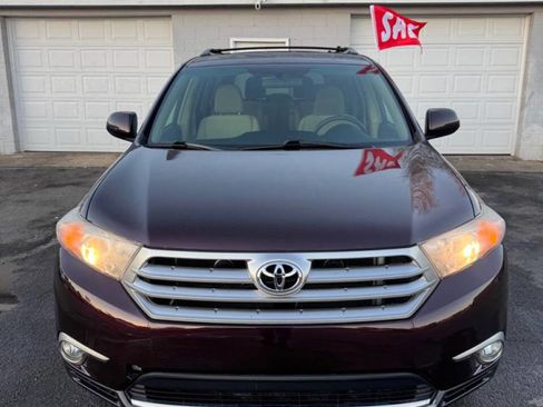 Used 2012 Toyota Highlander FWD w/ Tech Pkg image 1