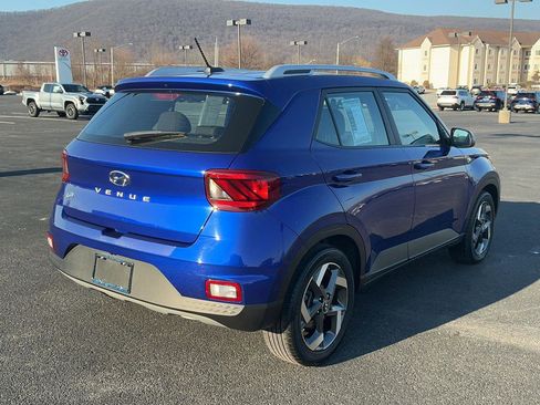 Certified 2023 Hyundai Venue SEL image 7