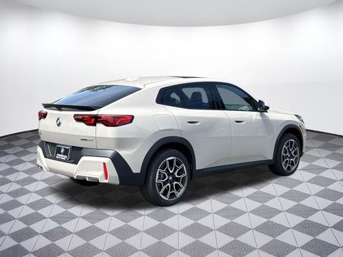 New 2026 BMW X2 xDrive28i w/ Technology Package AWD/4WD image 9
