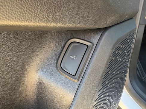 Used 2026 Chevrolet Equinox LT w/ Convenience Package II FWD image 12