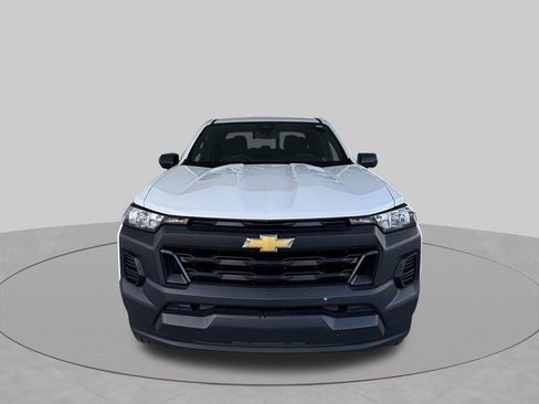 Used 2025 Chevrolet Colorado W/T w/ WT Custom Package RWD image 3