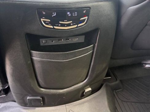 Used 2018 Cadillac Escalade ESV Premium Luxury AWD/4WD image 15