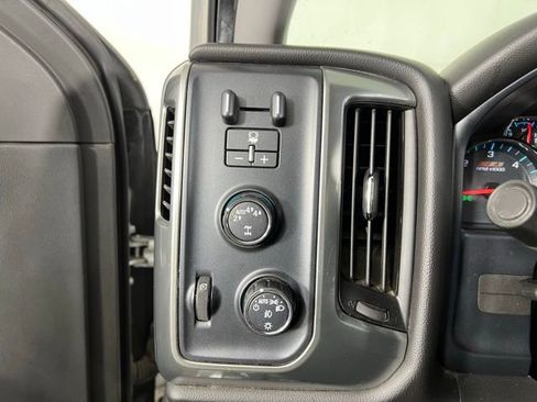 Used 2018 Chevrolet Silverado 1500 LT w/ All Star Edition AWD/4WD image 19