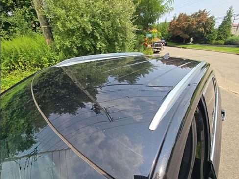 Used 2023 Cadillac XT4 Premium Luxury FWD image 10