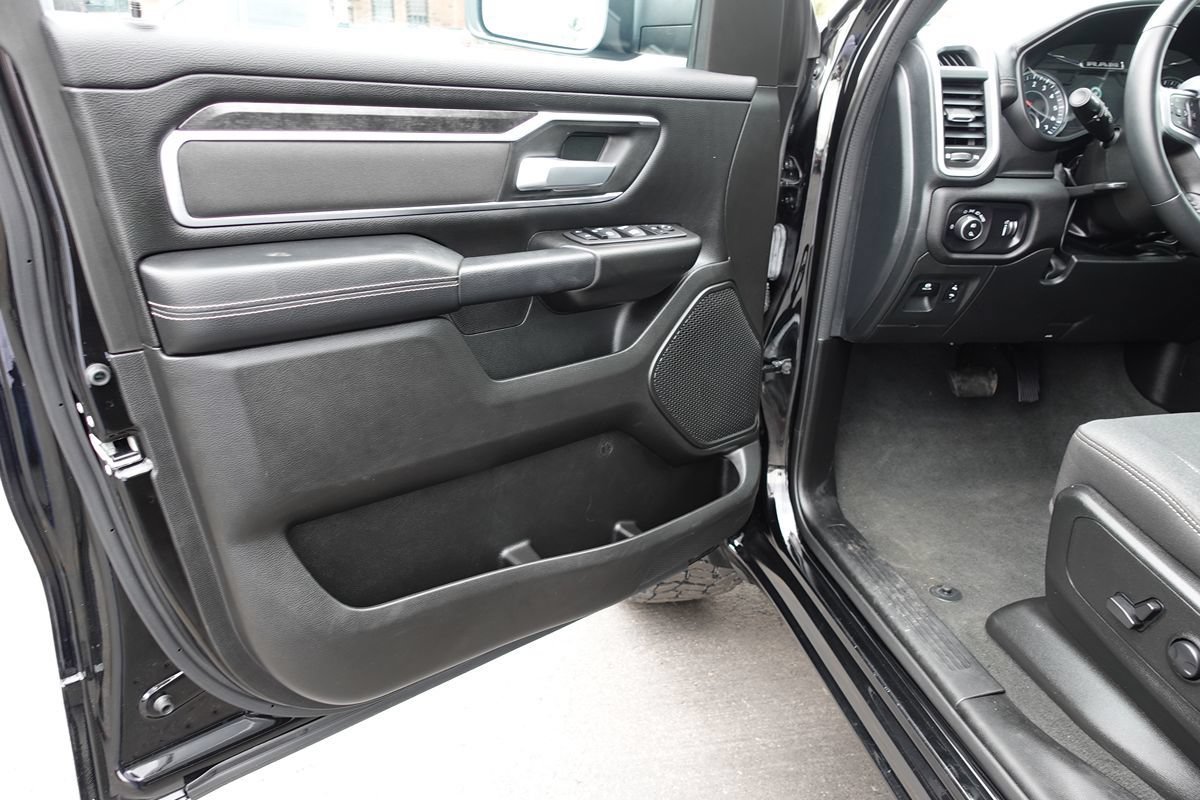 Used 2023 RAM 1500 Big Horn AWD/4WD image 16