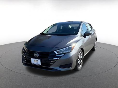 Used 2025 Nissan Versa SV FWD image 7