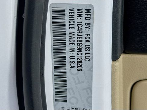 Used 2022 Jeep Grand Cherokee Limited image 43