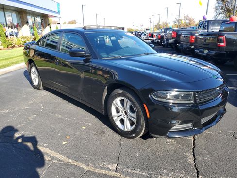 Used 2022 Dodge Charger SXT w/ Leather Interior Group image 4