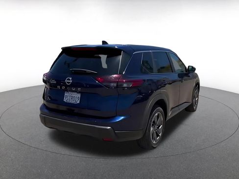 Used 2025 Nissan Rogue SV FWD image 14