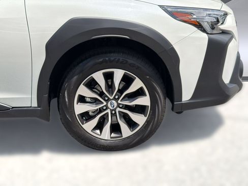 Used 2025 Subaru Outback Touring w/ Popular Package #2 AWD/4WD image 12