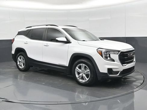 Used 2022 GMC Terrain SLE w/ Driver Convenience Package AWD/4WD image 1