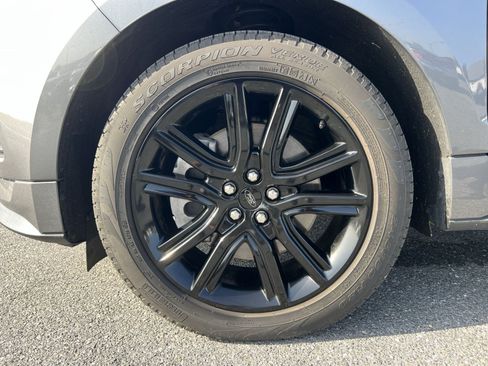 Used 2024 Ford Edge ST-Line w/ Class II Trailer Tow Package AWD/4WD image 20