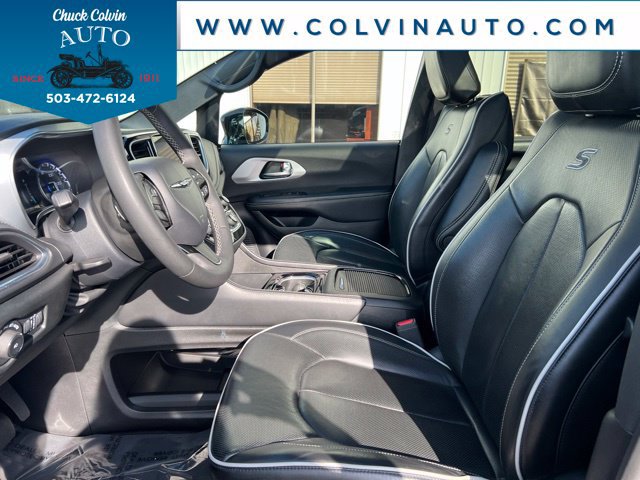 Used 2025 Chrysler Pacifica Limited FWD image 13
