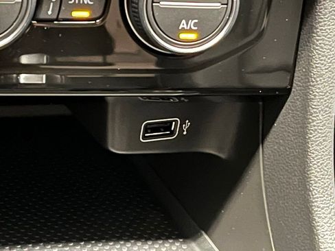 Used 2019 Volkswagen Jetta SEL image 10