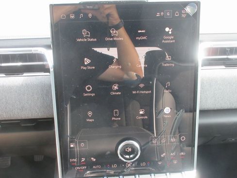 New 2026 GMC Sierra EV Elevation w/ LPO, Elevation Dark Package image 16