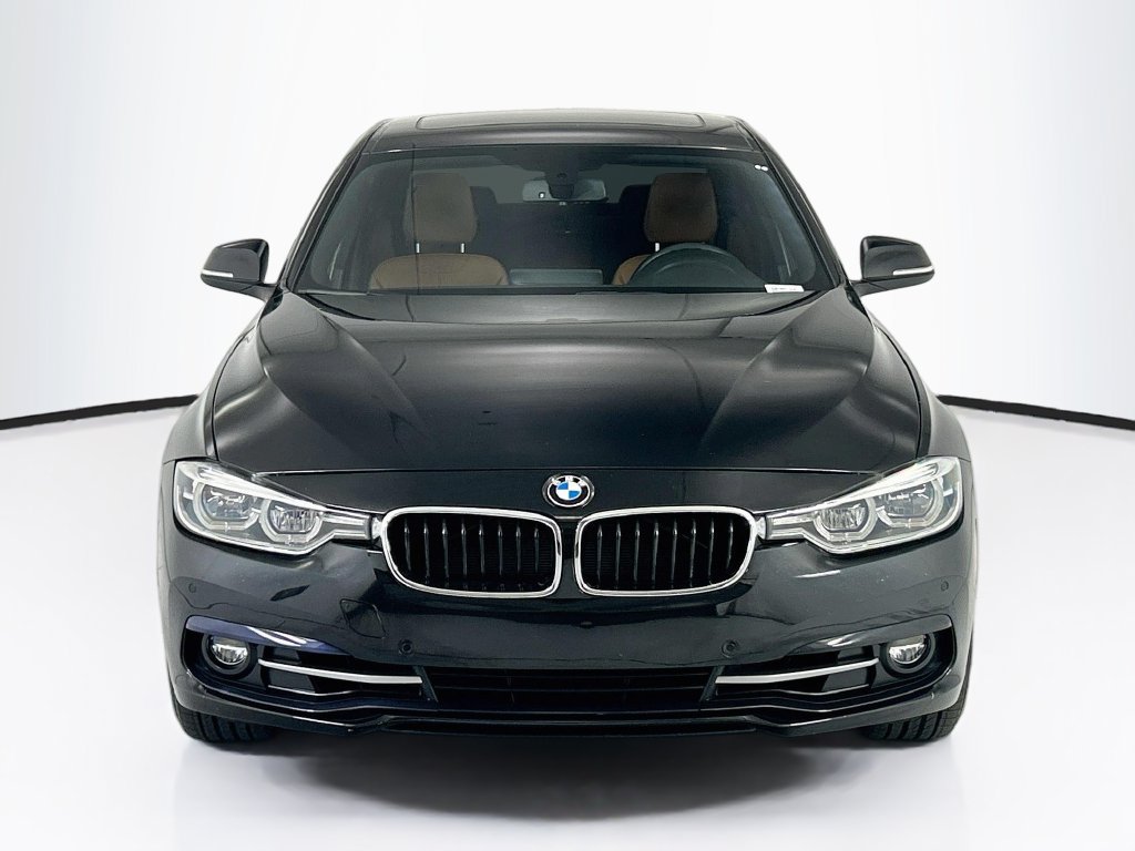 Used 2017 BMW 330i xDrive Sedan AWD/4WD image 2
