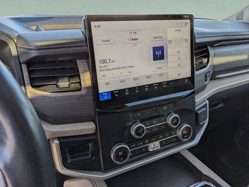 Used 2024 Ford Expedition Limited image 20