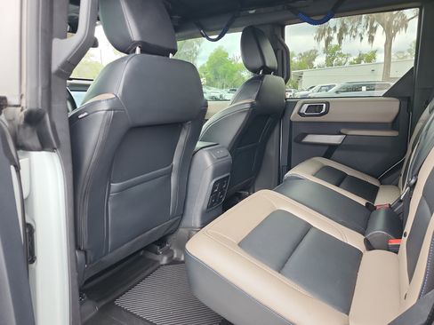 Used 2023 Ford Bronco Wildtrak image 17