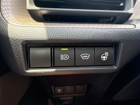 Used 2024 Toyota Prius XLE FWD image 17