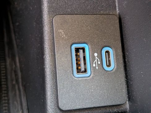 Certified 2022 Ford Edge SEL w/ Convenience Package image 26