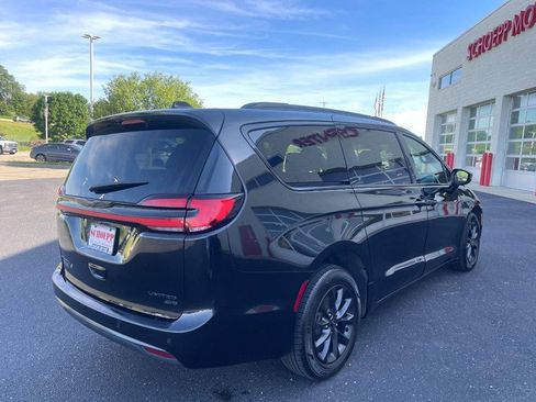 Used 2021 Chrysler Pacifica Limited w/ S Appearance Package AWD/4WD image 3