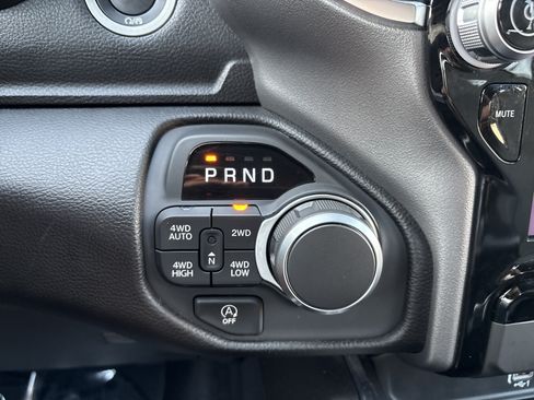 Used 2025 RAM 1500 Big Horn AWD/4WD image 32