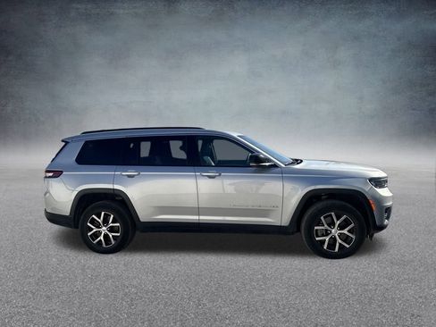 Used 2024 Jeep Grand Cherokee L Limited w/ Luxury Tech Group II image 42