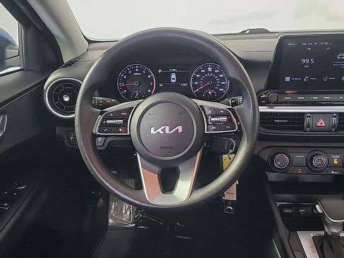 Used 2022 Kia Forte LXS w/ LXS Technology Package FWD image 21