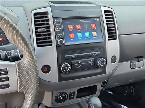 Used 2021 Nissan Frontier SV AWD/4WD image 13