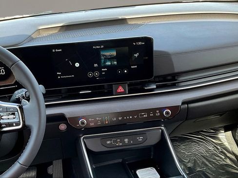 New 2026 Kia Carnival EX image 6