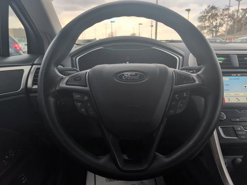 Used 2019 Ford Fusion SE image 11