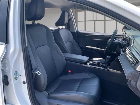 Used 2025 Toyota Camry XLE FWD image 27
