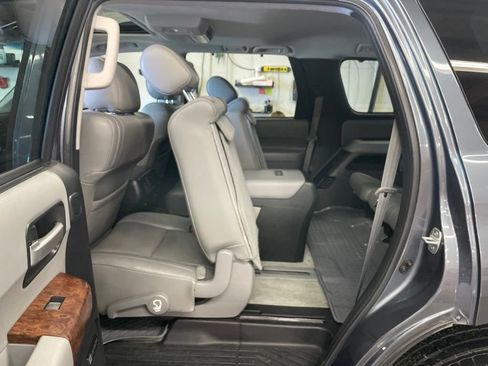 Used 2010 Toyota Sequoia Platinum AWD/4WD image 31