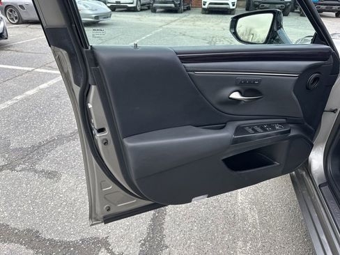 Used 2021 Lexus ES 300h w/ Premium Package image 26