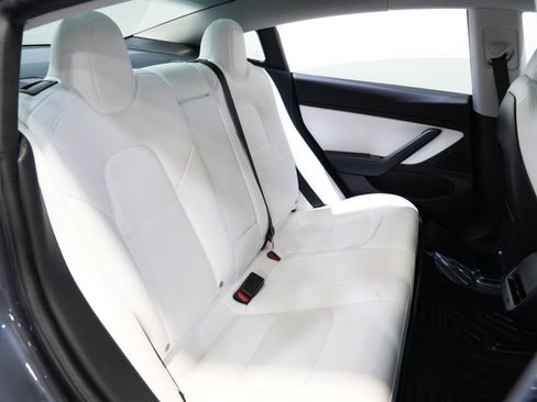 Used 2019 Tesla Model 3 Performance image 36