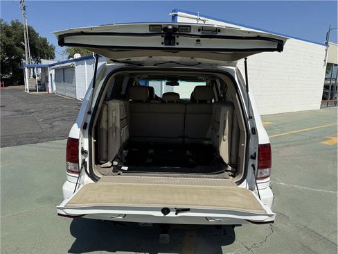Used 2006 Lexus LX 470 4WD image 15