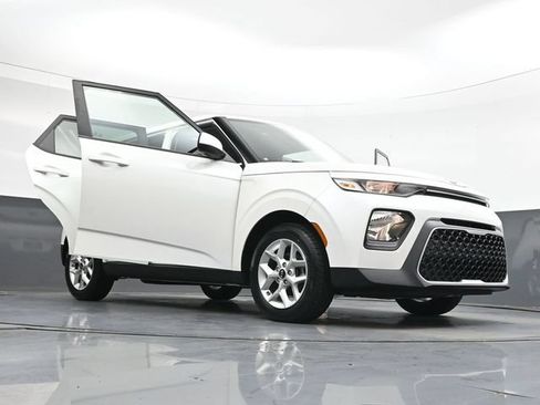 Used 2020 Kia Soul S FWD image 45