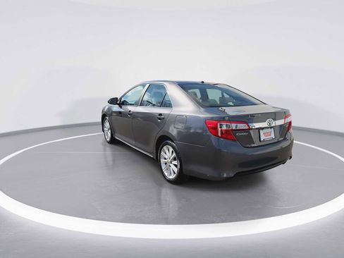 Used 2013 Toyota Camry XLE w/ Convenience Pkg image 6