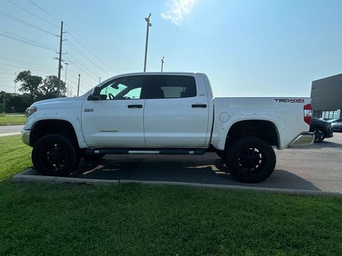 Used 2018 Toyota Tundra SR5 w/ TRD Off Road Package AWD/4WD image 5